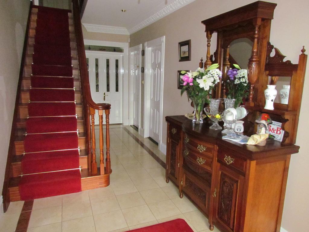 Gate Lodge B&B Portumna Bagian luar foto