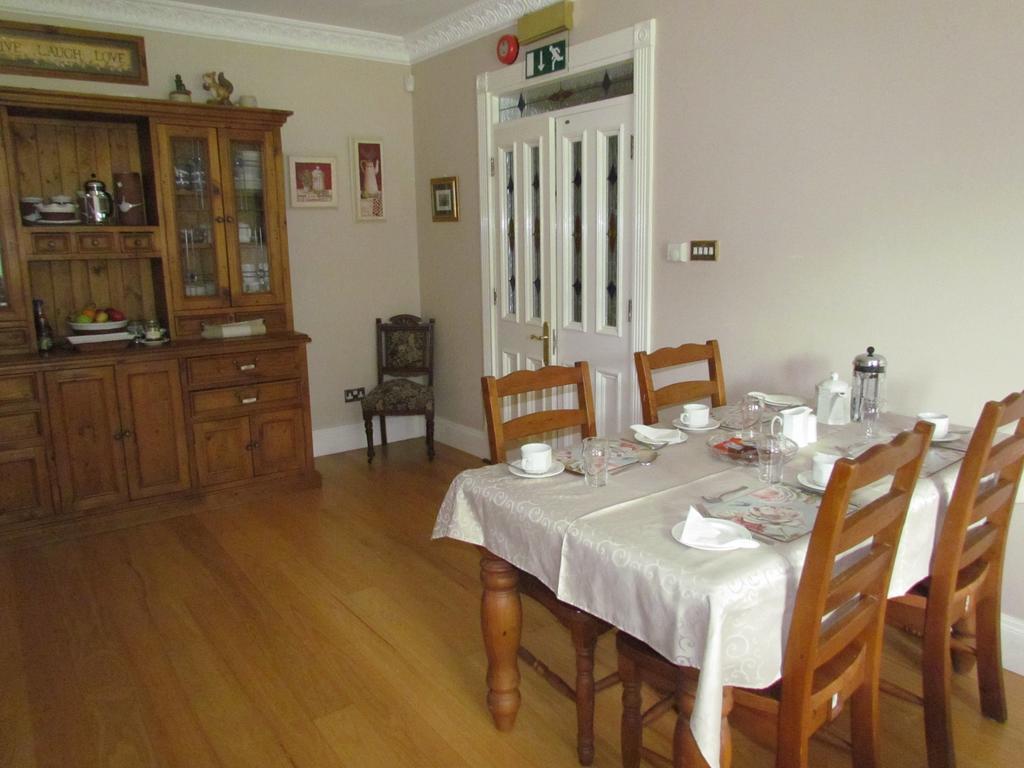 Gate Lodge B&B Portumna Bagian luar foto