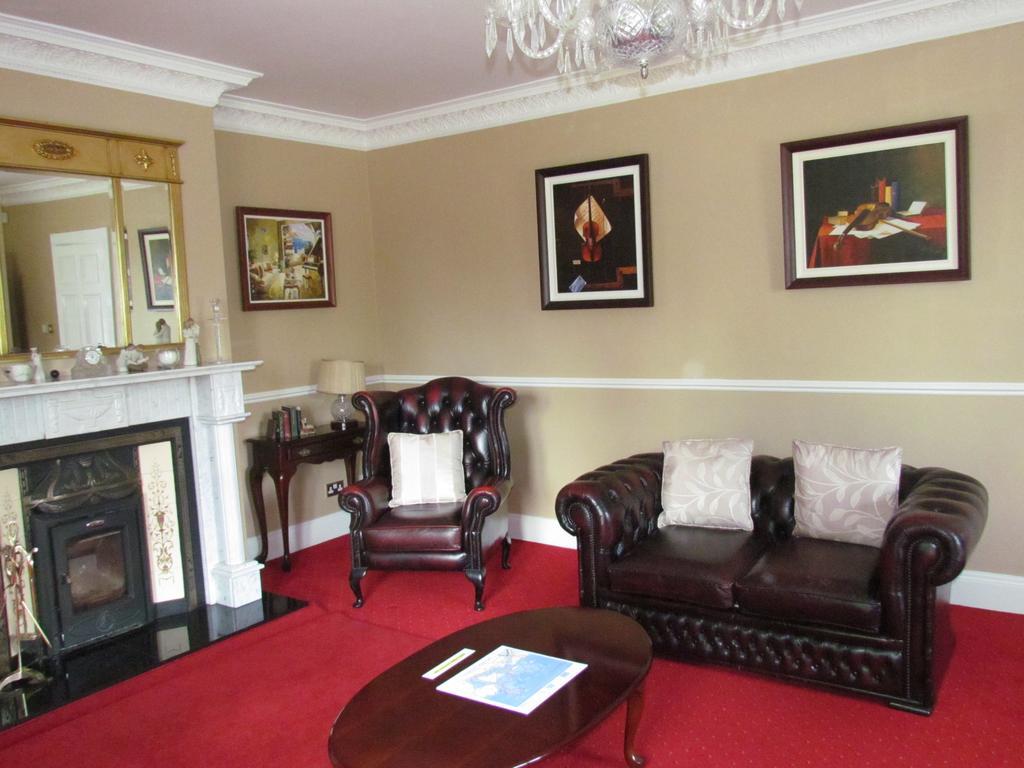 Gate Lodge B&B Portumna Bagian luar foto