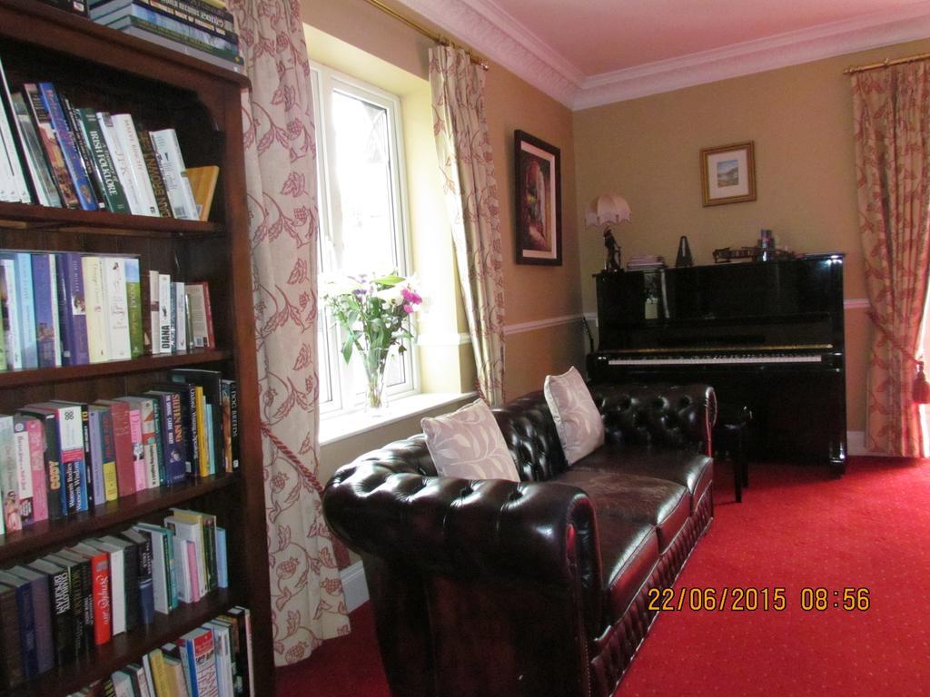 Gate Lodge B&B Portumna Bagian luar foto